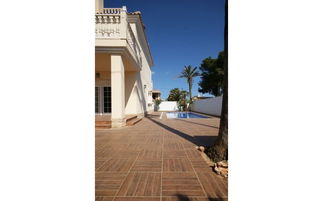 Resale - Villa -
Cabo Roig - Costa Blanca