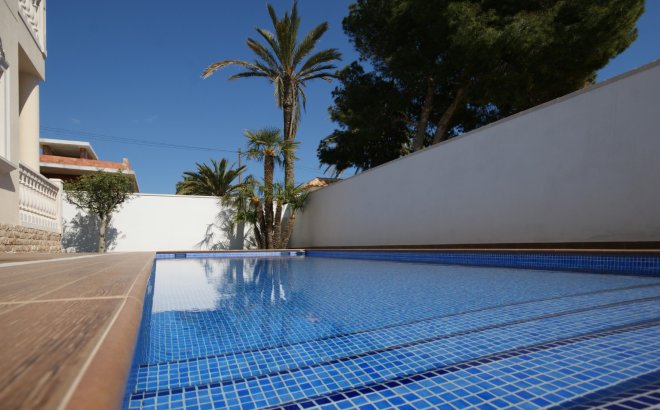 Resale - Villa -
Cabo Roig - Costa Blanca