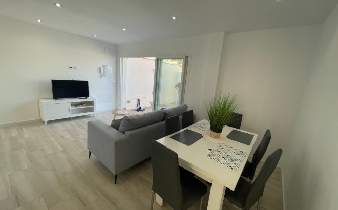 Resale - Bungalow -
Orihuela Costa - La Regia