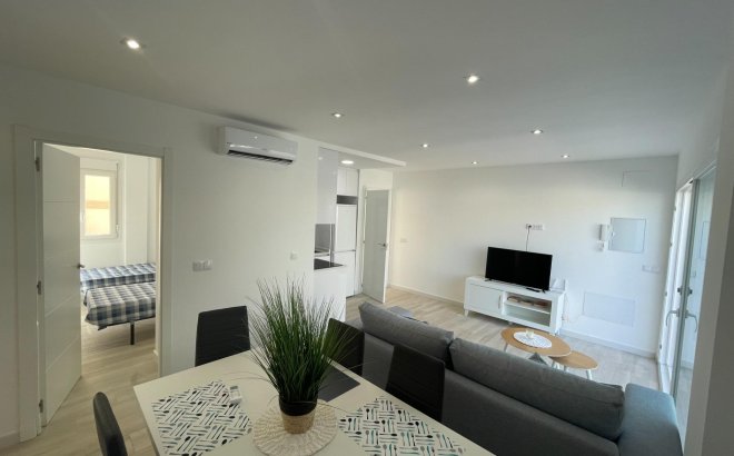 Resale - Bungalow -
Orihuela Costa - La Regia