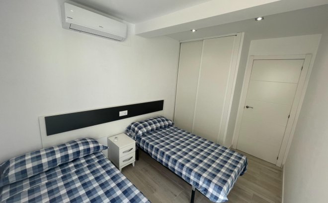 Resale - Bungalow -
Orihuela Costa - La Regia