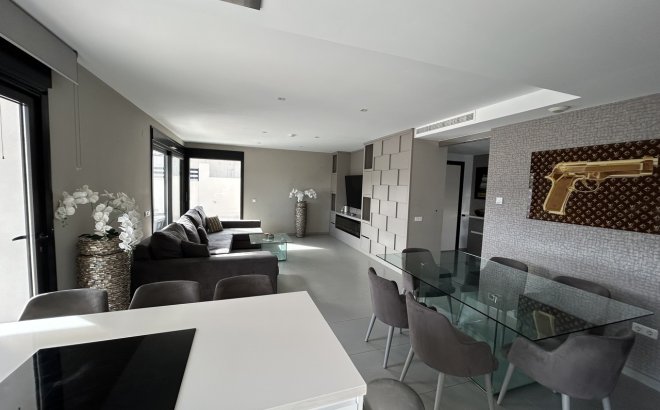 Resale - Villa -
Los Balcones - Costa Blanca