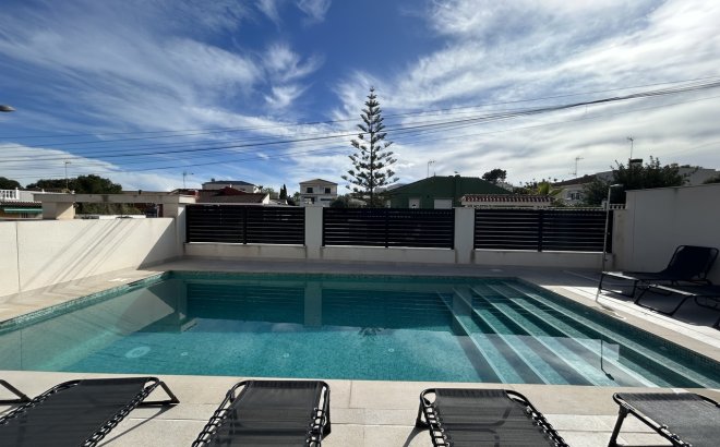 Resale - Villa -
Los Balcones - Costa Blanca