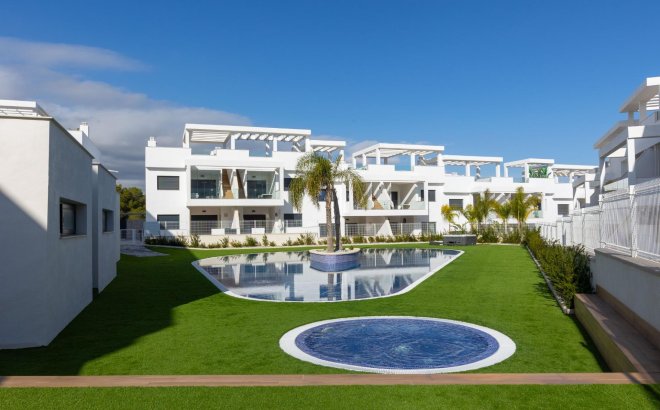 Resale - Bungalow -
Torrevieja - Los Balcones - Los Altos del Edén