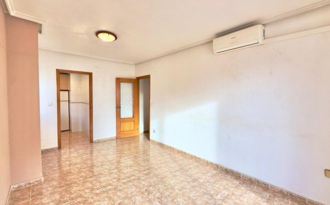 Herverkoop - Appartement -
Torrevieja - Playa del Cura