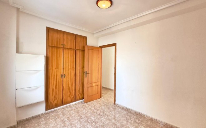 Herverkoop - Appartement -
Torrevieja - Playa del Cura