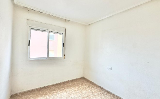 Herverkoop - Appartement -
Torrevieja - Playa del Cura