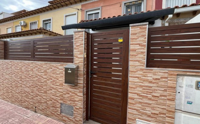 Resale - Bungalow -
Torrevieja - Costa Blanca