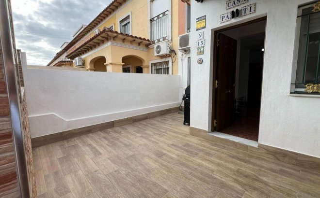 Resale - Bungalow -
Torrevieja - Costa Blanca