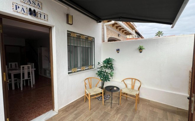 Resale - Bungalow -
Torrevieja - Costa Blanca