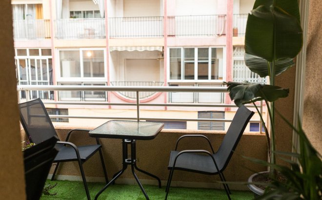 Revente - Appartement -
Torrevieja - Curva Del Palangre