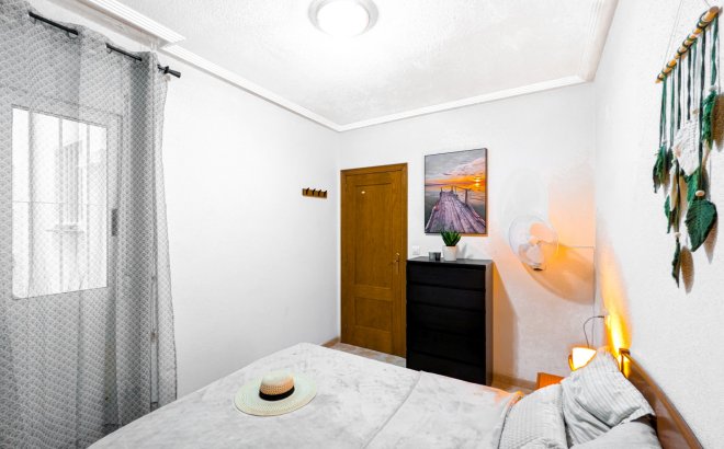 Resale - Apartment -
Torrevieja - Costa Blanca