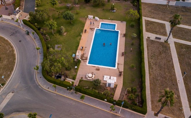 Resale - Villa -
Torrevieja - La Siesta - El Salado - Torreta