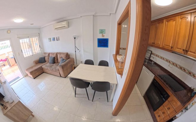 Resale - Apartment -
Torrevieja - Centro