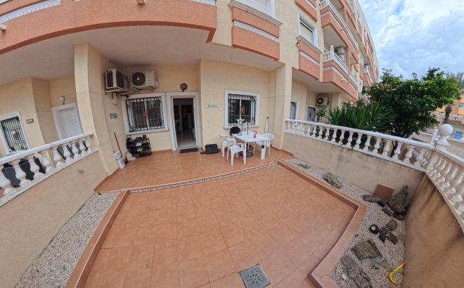 Resale - Apartment -
Torrevieja - Centro