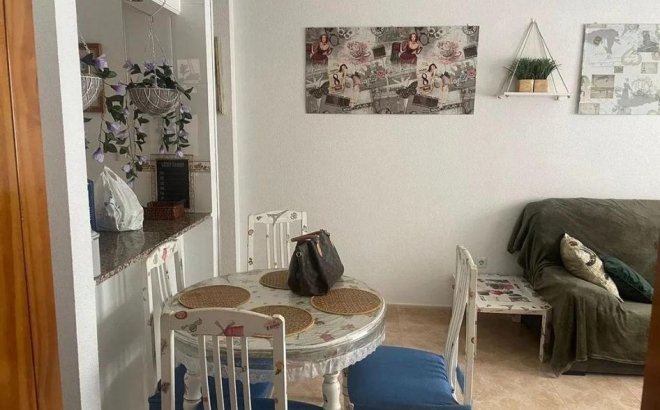 Resale - Apartment -
Torrevieja - Centro