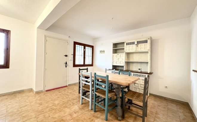 Revente - Town House -
Torrevieja - Costa Blanca