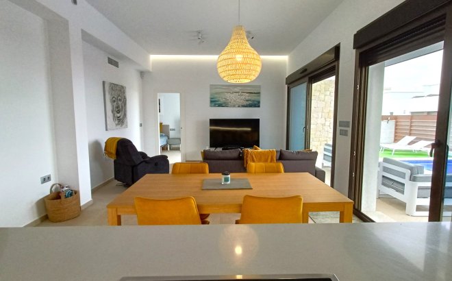 Resale - Villa -
Vistabella Golf Entre Naranjos - Inland