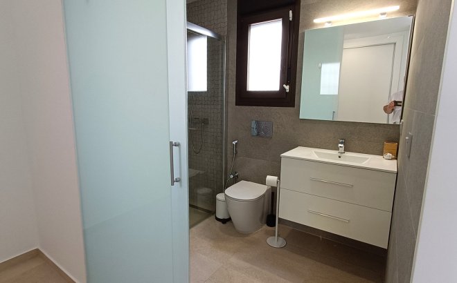 Resale - Villa -
Vistabella Golf Entre Naranjos - Inland