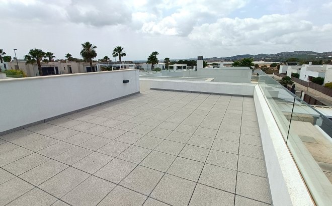 Resale - Villa -
Vistabella Golf Entre Naranjos - Inland