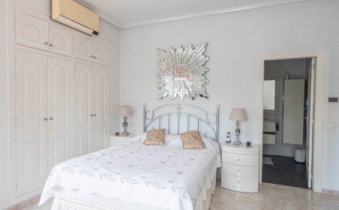 Resale - Villa -
Ciudad Quesada - Costa Blanca