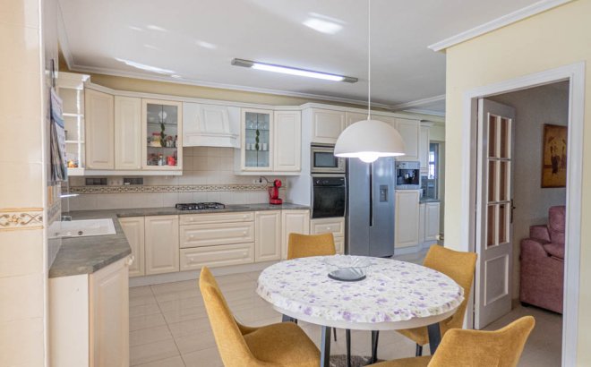 Herverkoop - Villa -
San Miguel de Salinas - Inland