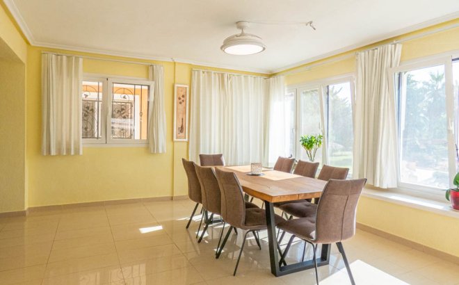 Herverkoop - Villa -
San Miguel de Salinas - Inland