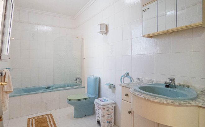 Herverkoop - Villa -
San Miguel de Salinas - Inland