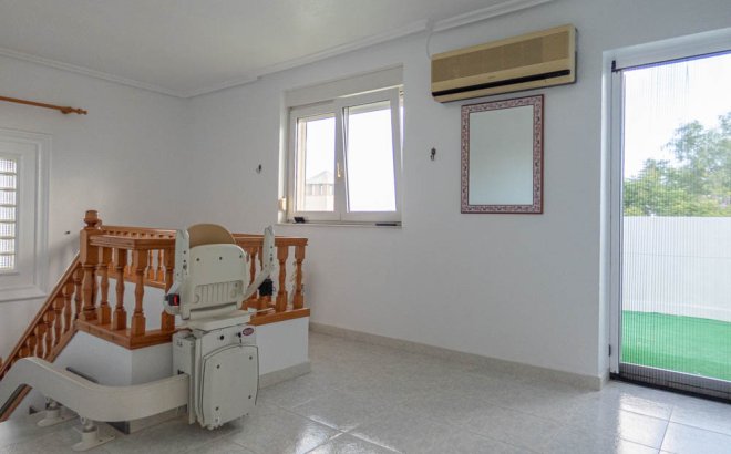 Herverkoop - Villa -
San Miguel de Salinas - Inland