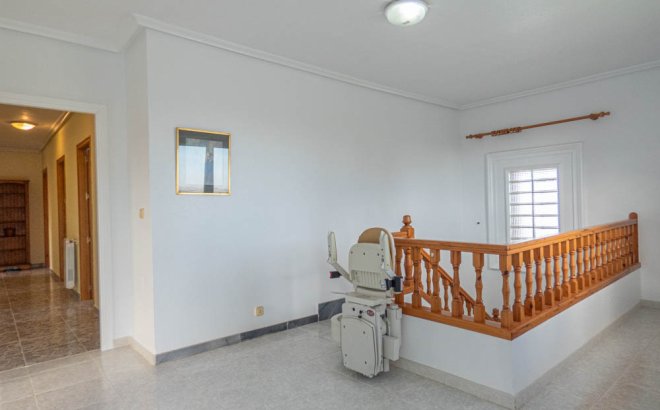 Herverkoop - Villa -
San Miguel de Salinas - Inland