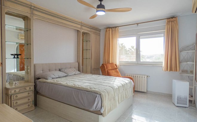 Herverkoop - Villa -
San Miguel de Salinas - Inland