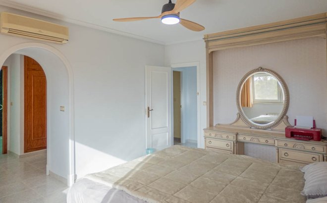 Herverkoop - Villa -
San Miguel de Salinas - Inland