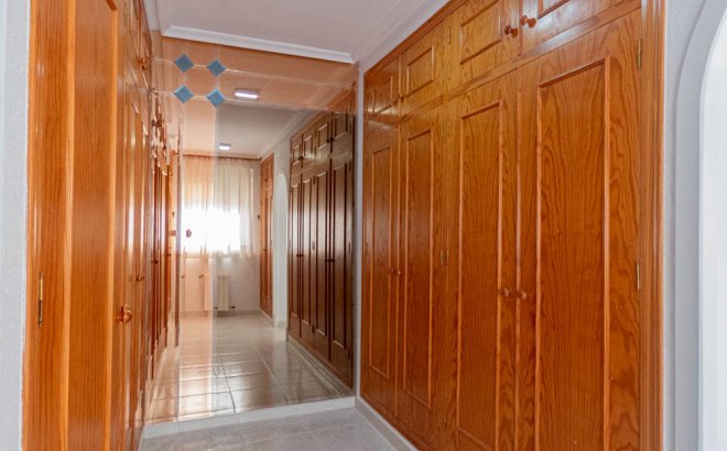 Herverkoop - Villa -
San Miguel de Salinas - Inland