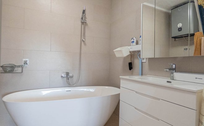 Herverkoop - Villa -
San Miguel de Salinas - Inland