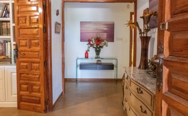 Resale - Villa -
Dehesa de Campoamor - Costa Blanca