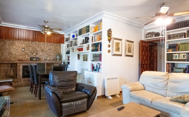 Resale - Villa -
Dehesa de Campoamor - Costa Blanca