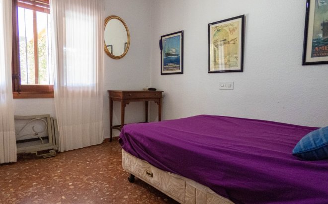 Resale - Villa -
Dehesa de Campoamor - Costa Blanca