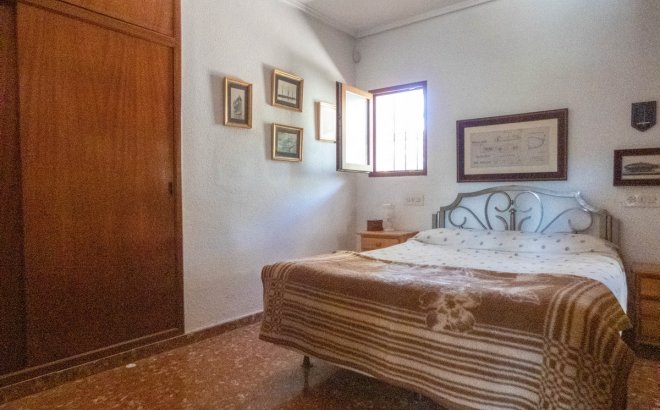 Resale - Villa -
Dehesa de Campoamor - Costa Blanca