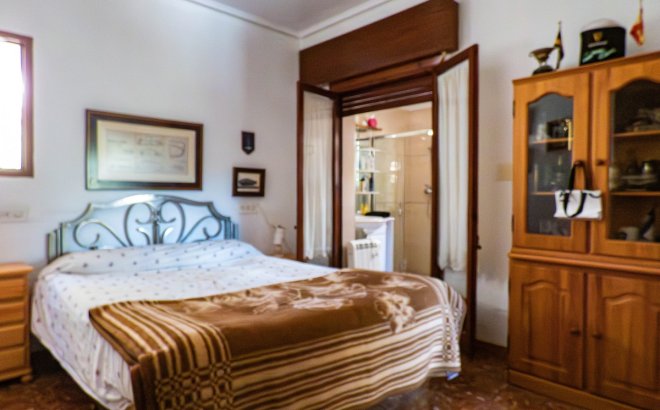 Resale - Villa -
Dehesa de Campoamor - Costa Blanca