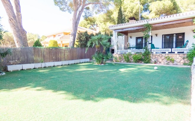 Resale - Villa -
Dehesa de Campoamor - Costa Blanca