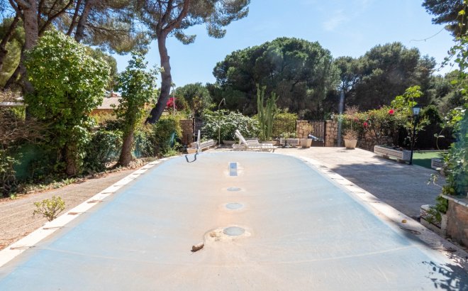 Resale - Villa -
Dehesa de Campoamor - Costa Blanca