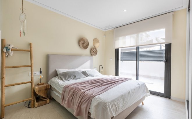 Herverkoop - Appartement -
Torrevieja - Costa Blanca