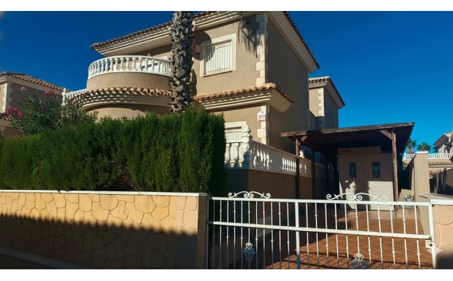 Resale - Villa -
Los Balcones - Costa Blanca