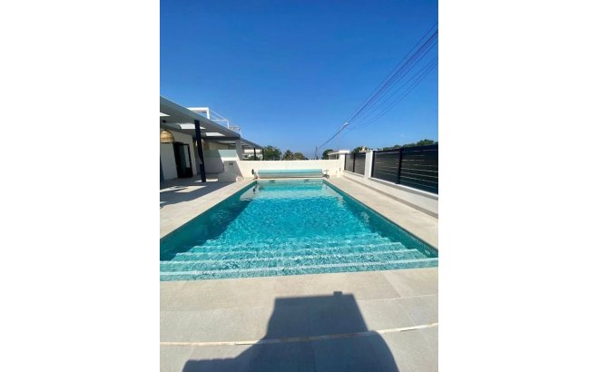 Resale - Villa -
Los Balcones - Costa Blanca