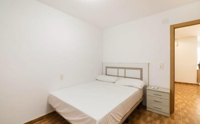 Revente - Appartement -
Torrevieja - La Mata Pueblo