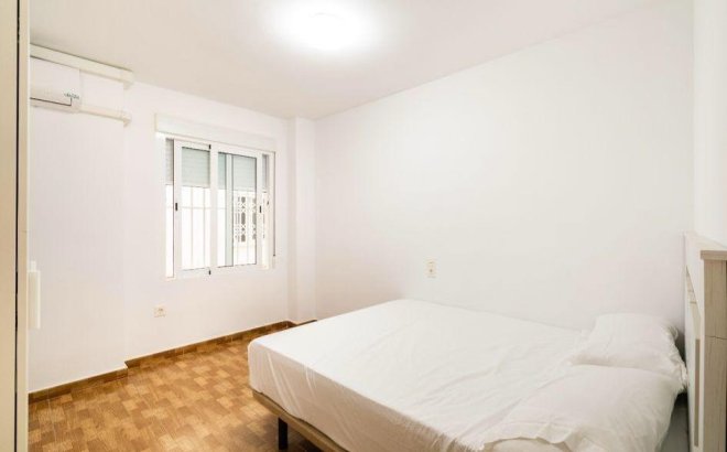 Revente - Appartement -
Torrevieja - La Mata Pueblo