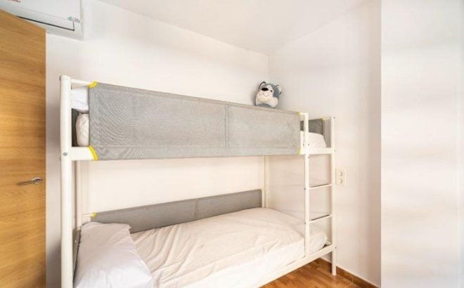 Revente - Appartement -
Torrevieja - La Mata Pueblo