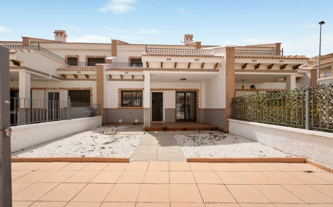 Resale - Town House -
San Miguel de Salinas - Inland