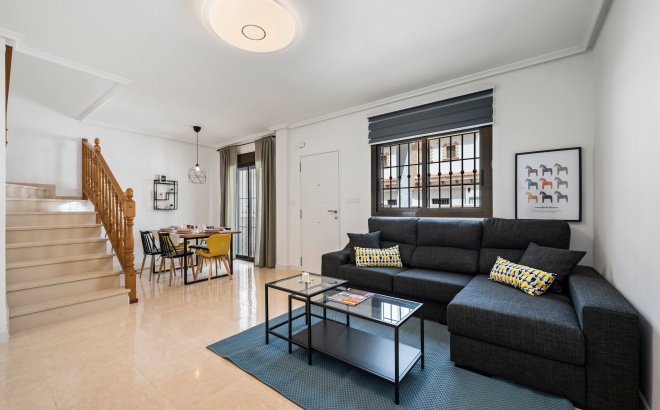 Resale - Town House -
San Miguel de Salinas - Inland