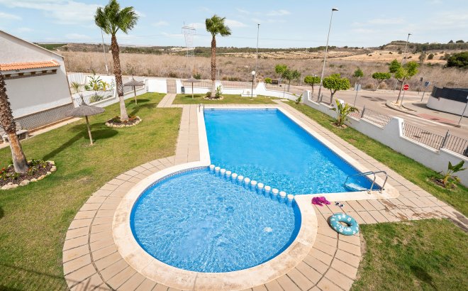 Resale - Town House -
San Miguel de Salinas - Inland